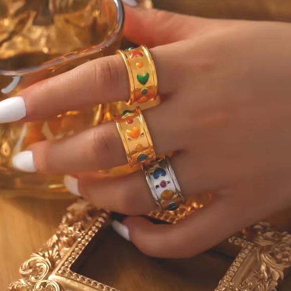 18k Gold Plated Enamel Heart Wide Band Ring - Picture 4 of 6